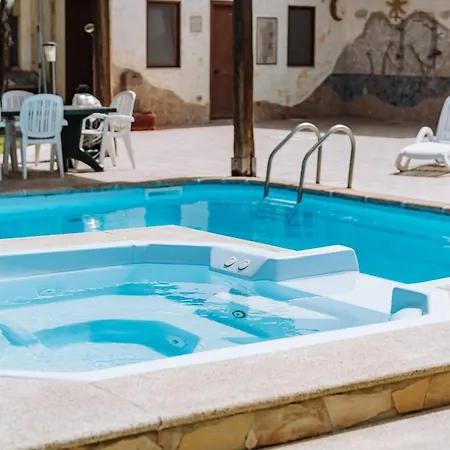 Hollywood Con Piscina בית נופש *