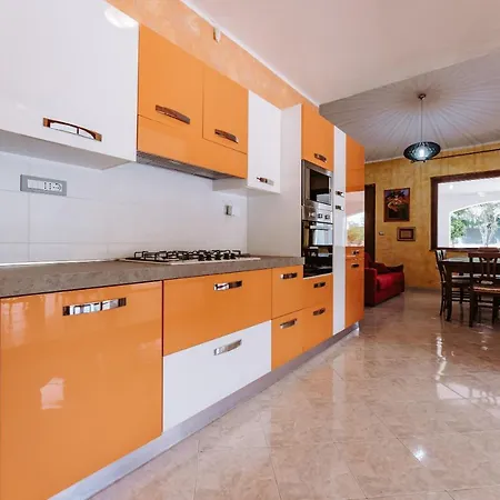בית נופש Hollywood Con Piscina Quartu SantʼElena